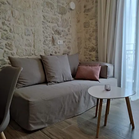 Loggia Traditional Apartment