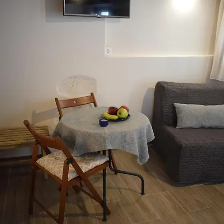 Loggia Traditional 公寓 *