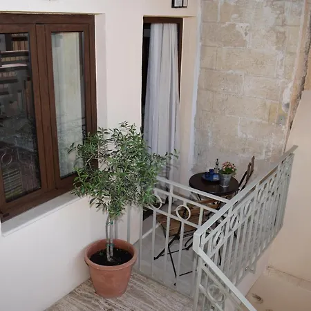 Loggia Traditional Apartment Rethymno (Crete)